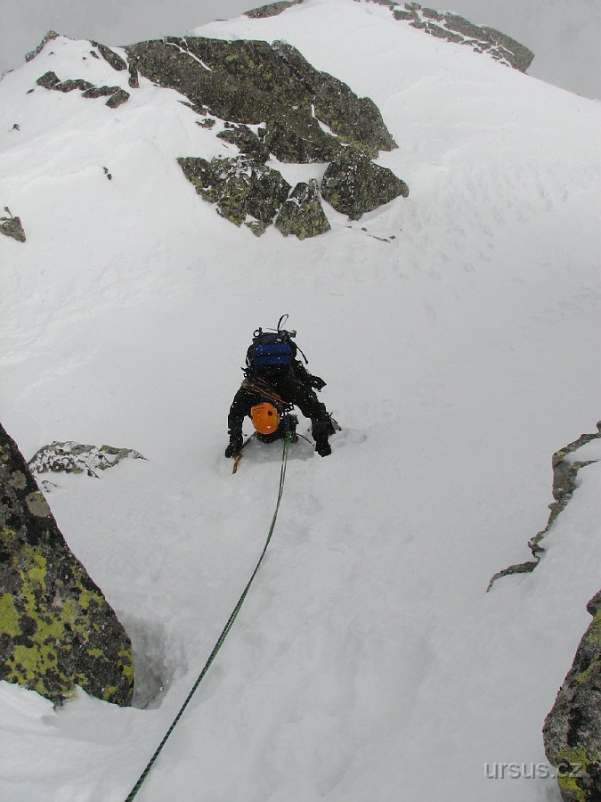tatry 391.jpg - Sestup si bere na starost Lukáš.